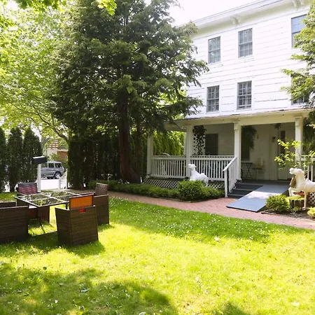 Harpoon House Bed & Breakfast